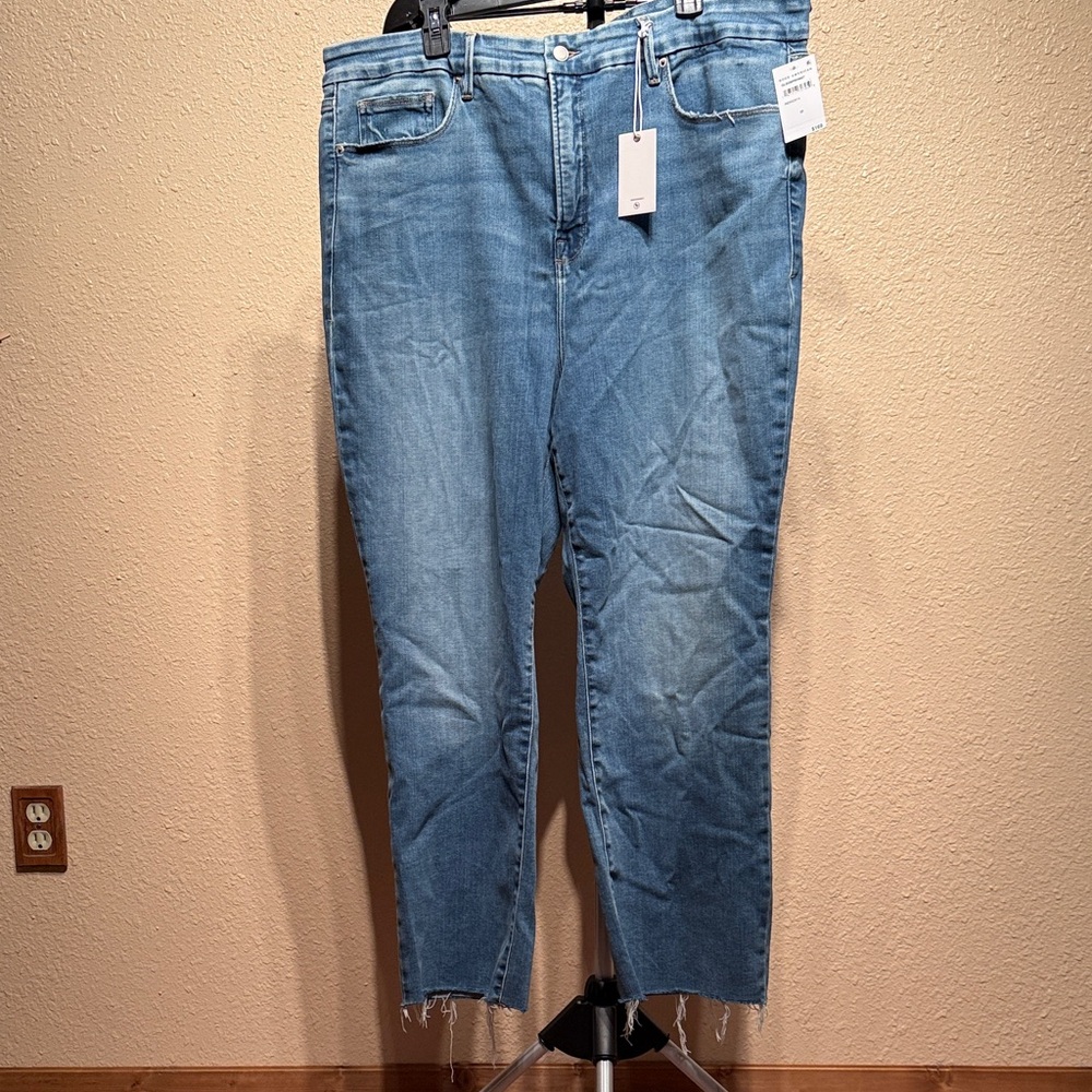 Women’s size 22 light blue wash straight legs raw hem denim crop jeans $169 - Picture 2 of 10